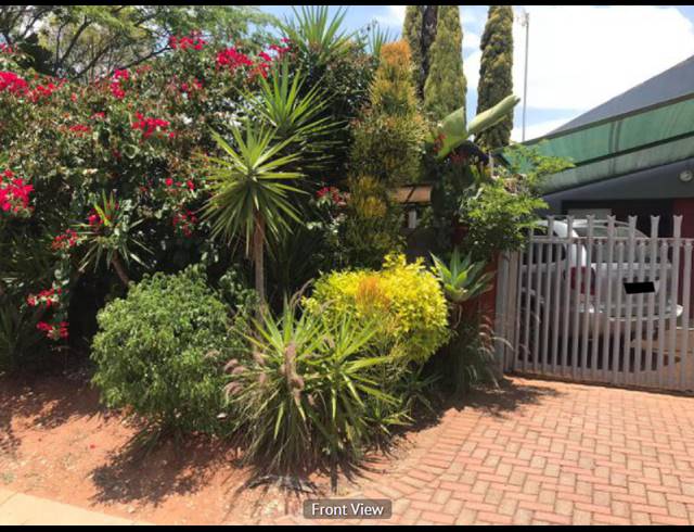 2 BEDROOM HOUSE FOR SALE IN FLORA PARK